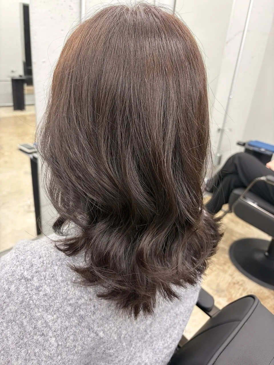 ダークシルバーベージュ&くびれセミディ